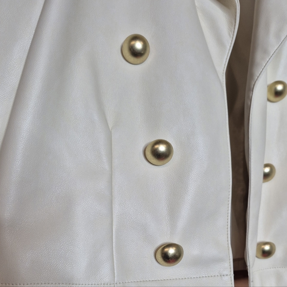 Bagatelle Ivory Faux Leather Cropped Blazer Gold Button Jacket M - Picture 7 of 14